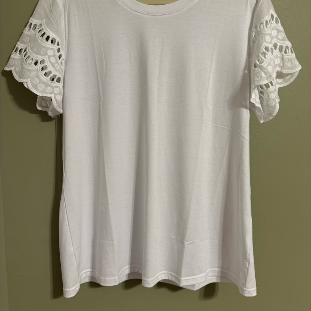 Feminine white top
